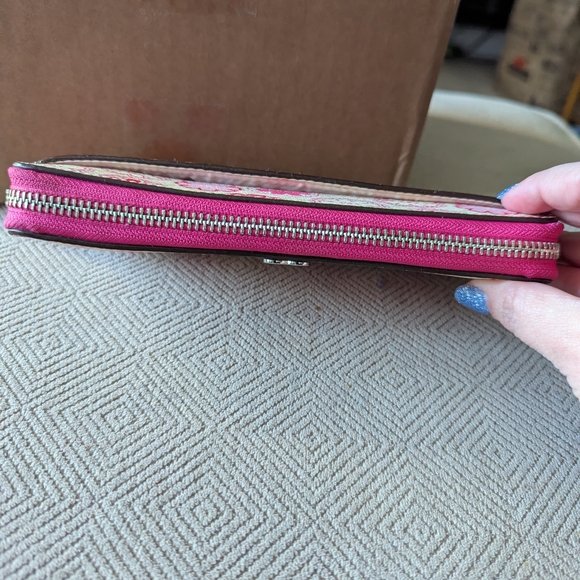 Coach F50672 Floral Clutch Wallet - Picture 7 of 12